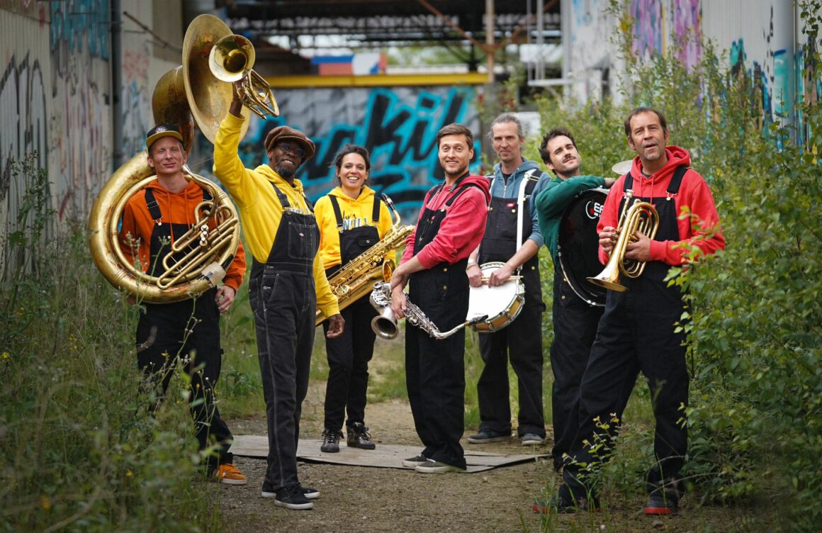 Buzz’in Brass Syndicate