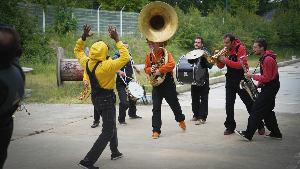 Buzz’in Brass Syndicate